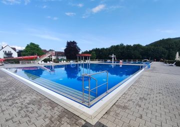 Erlebnis-Freibad Die Batze (1)